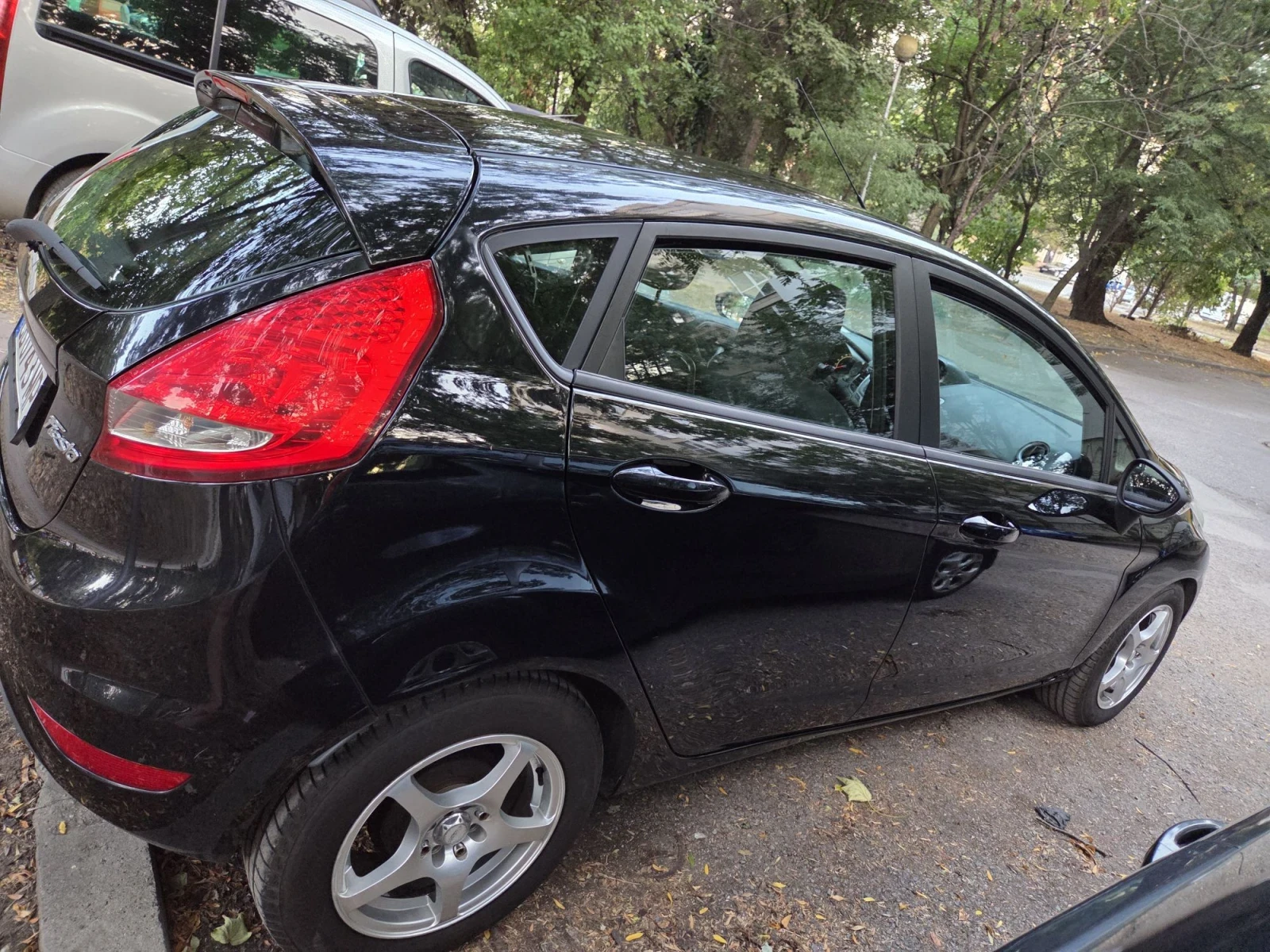 Ford Fiesta MK7, снимка 5 - Автомобили и джипове - 55943993