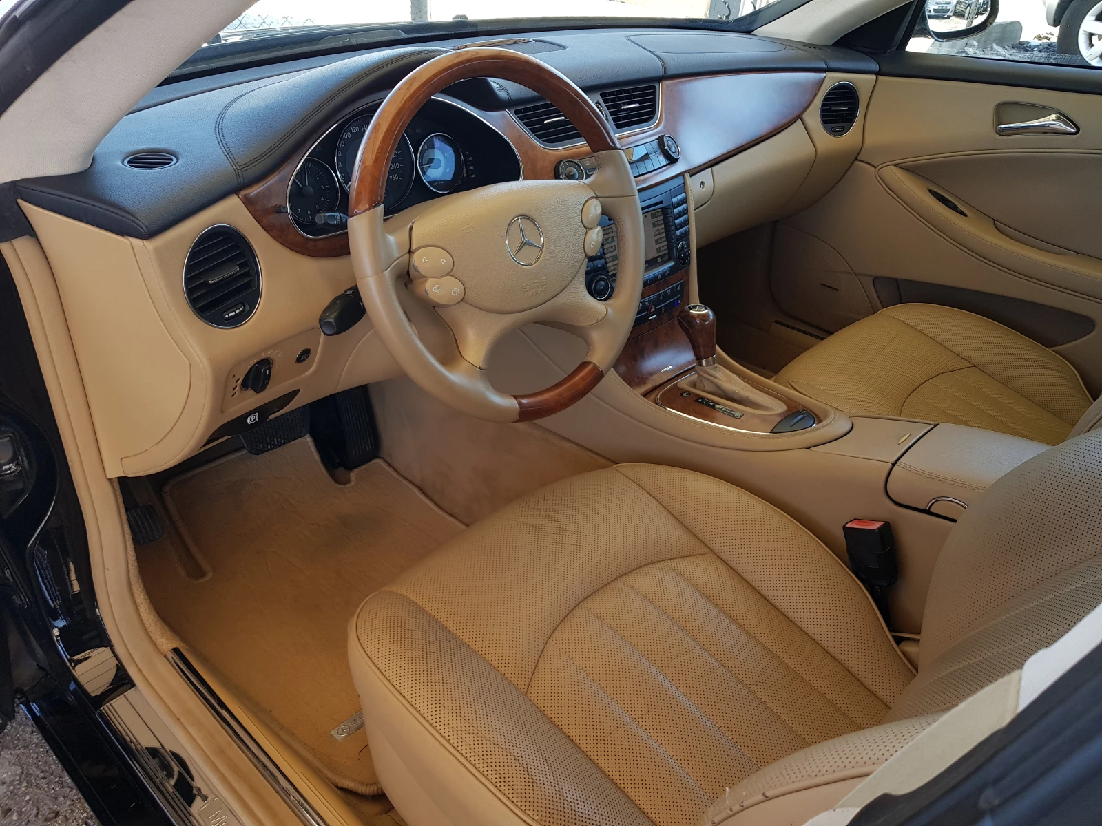 Mercedes-Benz CLS 320 CDI ОБДУХВАНЕ/ПОДГРЕВ HARMAN/KARDON, снимка 9 - Автомобили и джипове - 56115100