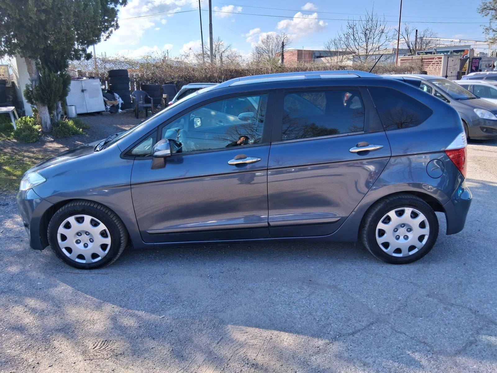 Honda Fr-v 1.8 като нова , снимка 4 - Автомобили и джипове - 56181721