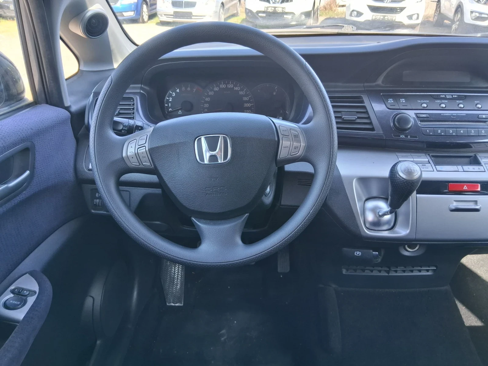 Honda Fr-v 1.8 като нова , снимка 8 - Автомобили и джипове - 56181721