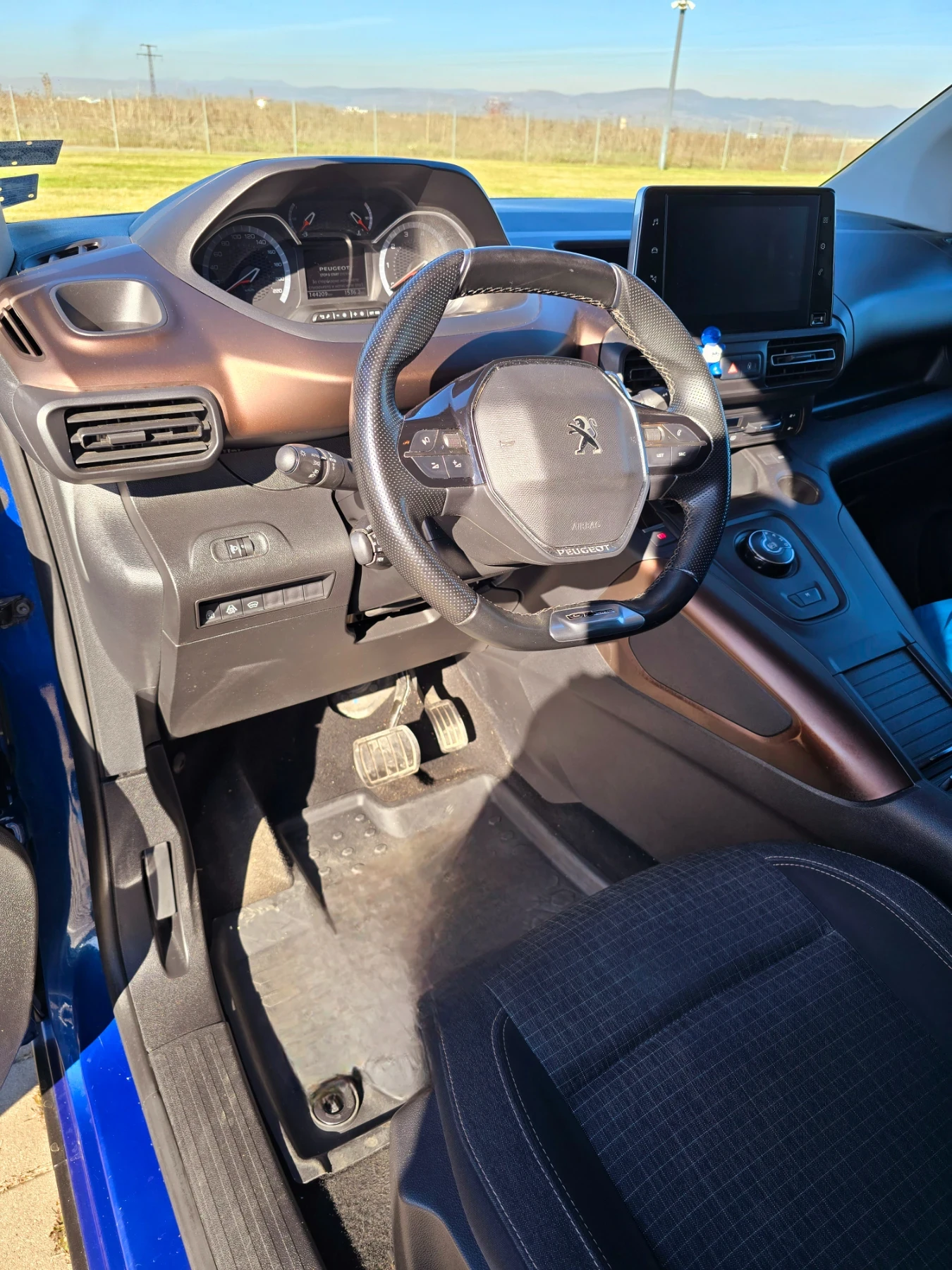 Peugeot Rifter, снимка 8 - Автомобили и джипове - 56367903