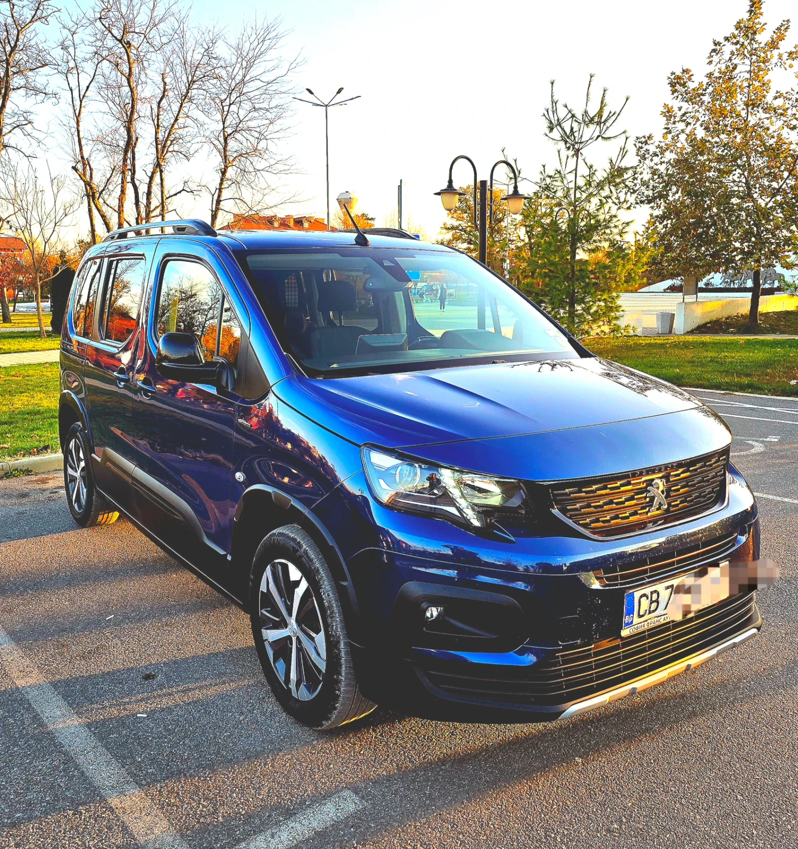 Peugeot Rifter, снимка 2 - Автомобили и джипове - 56367903