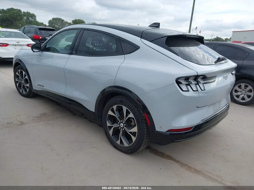 Ford Mustang Mach-E Premium, снимка 3 - Автомобили и джипове - 56521739