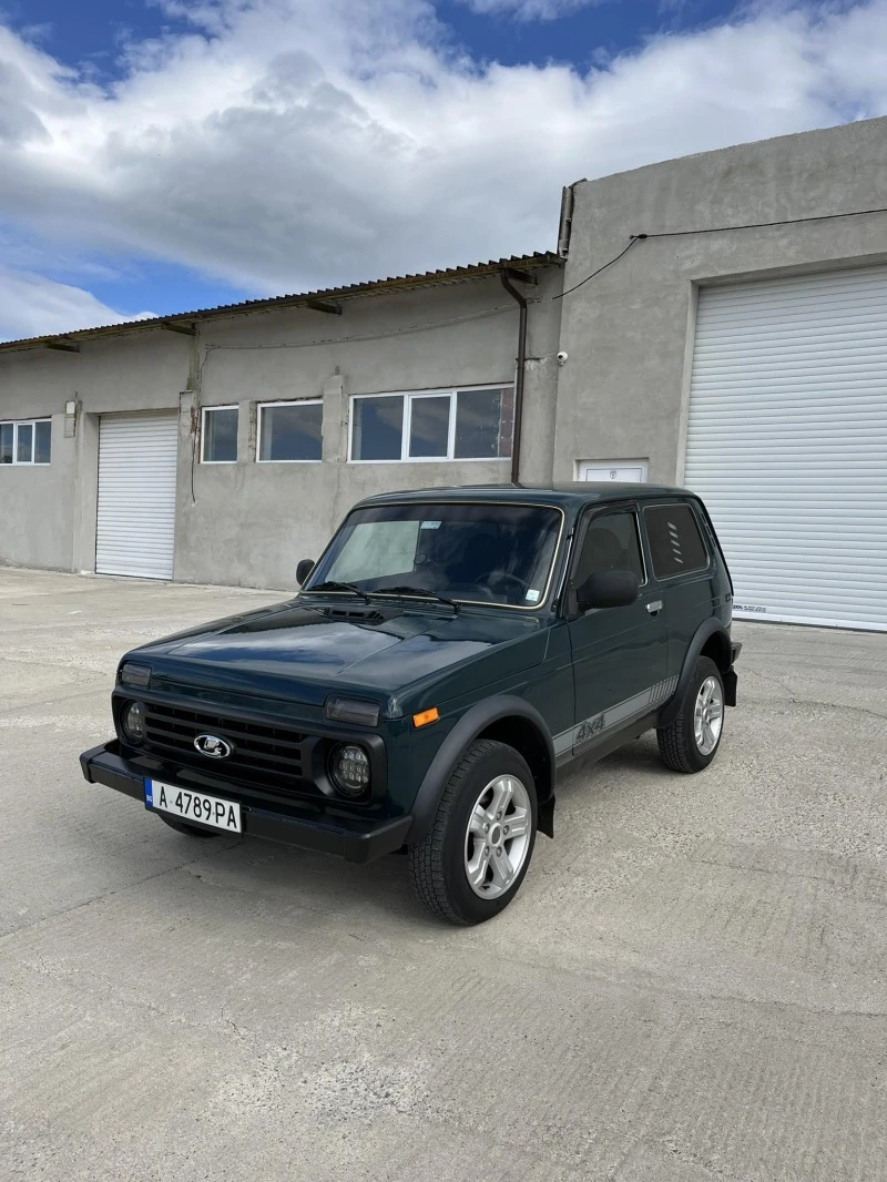 Lada Niva, снимка 1 - Автомобили и джипове - 48438375