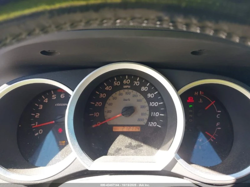 Toyota Tacoma 4.0L V-6 DOHC, VVT, 236HP 4X2 Drive, снимка 12 - Автомобили и джипове - 52939879