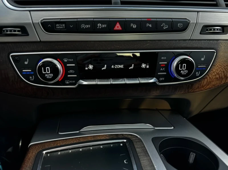 Audi SQ7 4.0TDI quattro Exclusive PANO 360 HUD FULL, снимка 9 - Автомобили и джипове - 53575861
