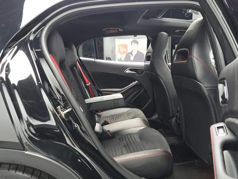 Mercedes-Benz GLA 45 AMG 4Matic, снимка 11 - Автомобили и джипове - 56067204