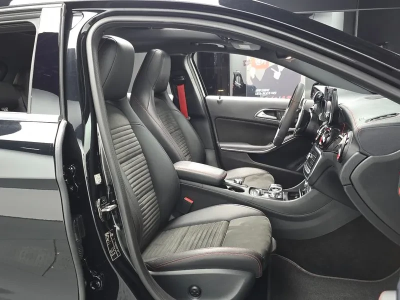 Mercedes-Benz GLA 45 AMG 4Matic, снимка 10 - Автомобили и джипове - 56067204
