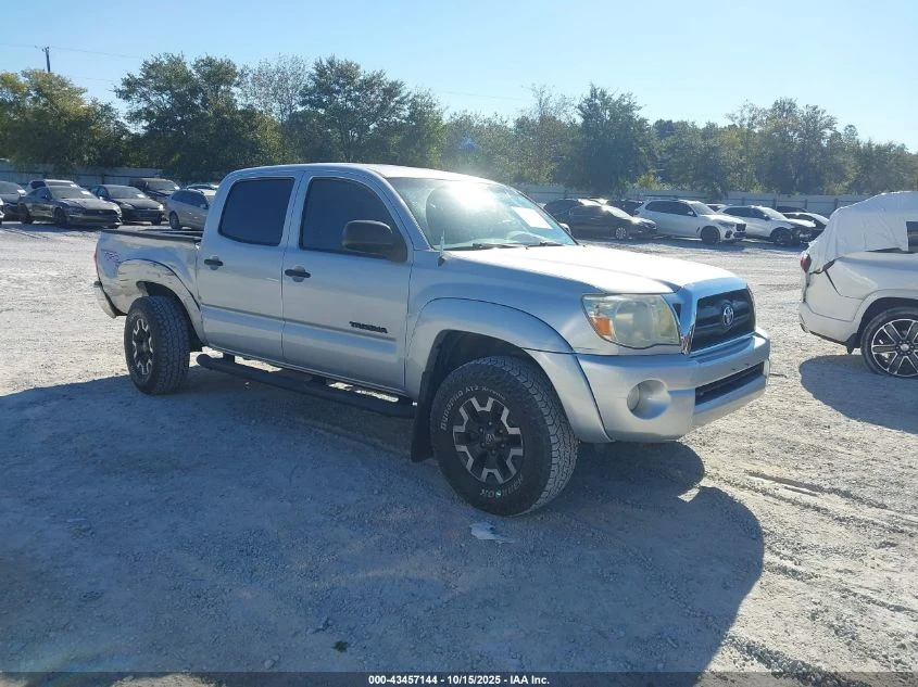 Toyota Tacoma 4.0L V-6 DOHC, VVT, 236HP 4X2 Drive, снимка 1