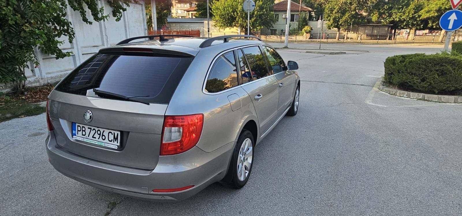 Skoda Superb  2.0TDI Автоматик - изображение 4