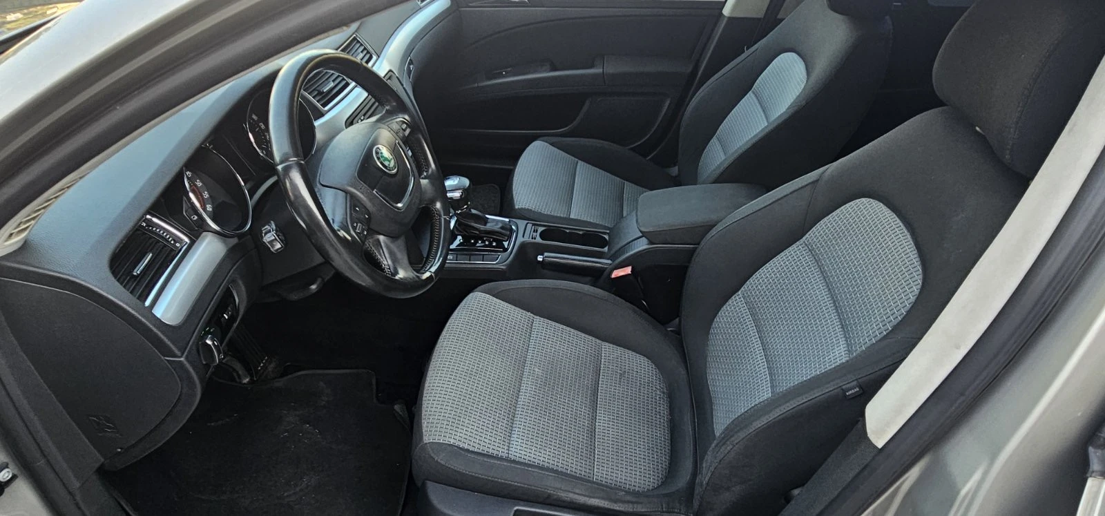 Skoda Superb  2.0TDI Автоматик - изображение 6