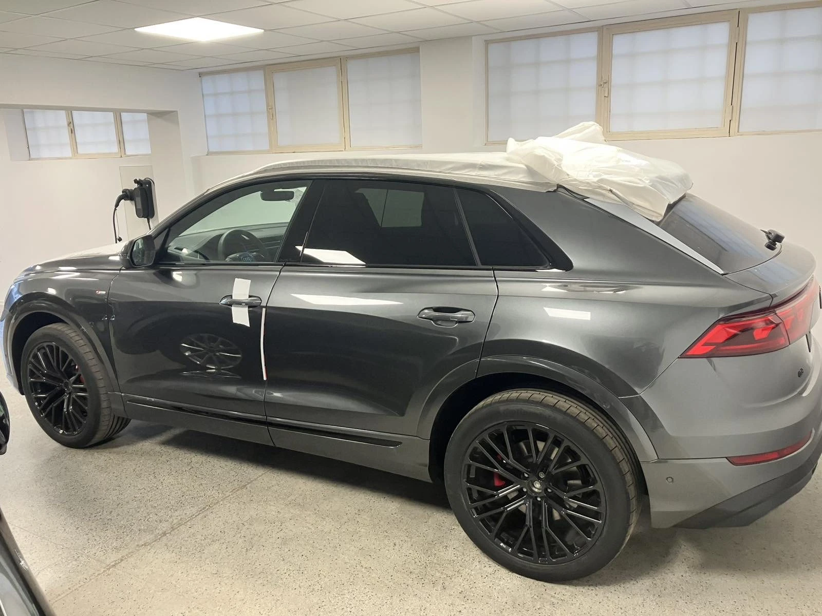 Audi Q8 50TDI S-Line Quattro PANO* 360* B&O* Нова 5г гаран - изображение 3