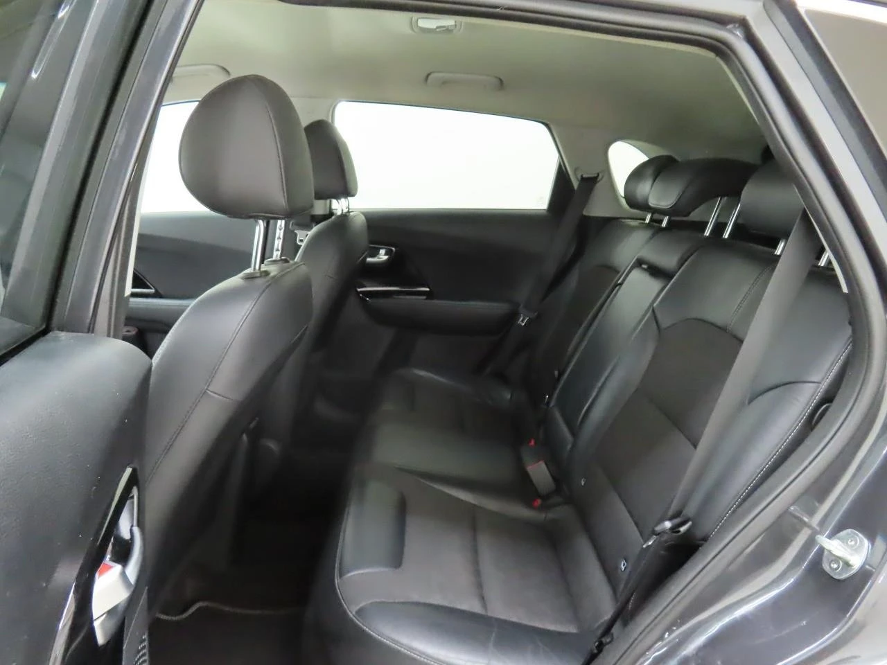 Kia Niro 1.6 GDI DynamicPlusLine, снимка 7 - Автомобили и джипове - 54145021
