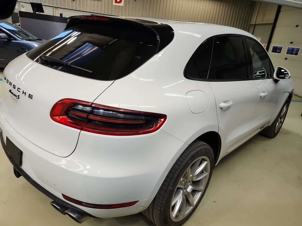 Porsche Macan S/CARFAX/ПАНОРАМА/ПОДГРЕВИ, снимка 3 - Автомобили и джипове - 54147330