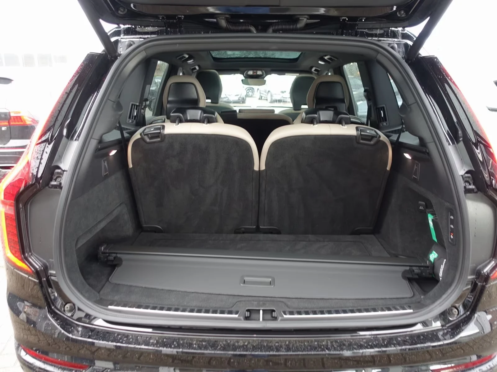 Volvo Xc90 T8 AWD Plus Dark 7seats FourC, снимка 16 - Автомобили и джипове - 54455329