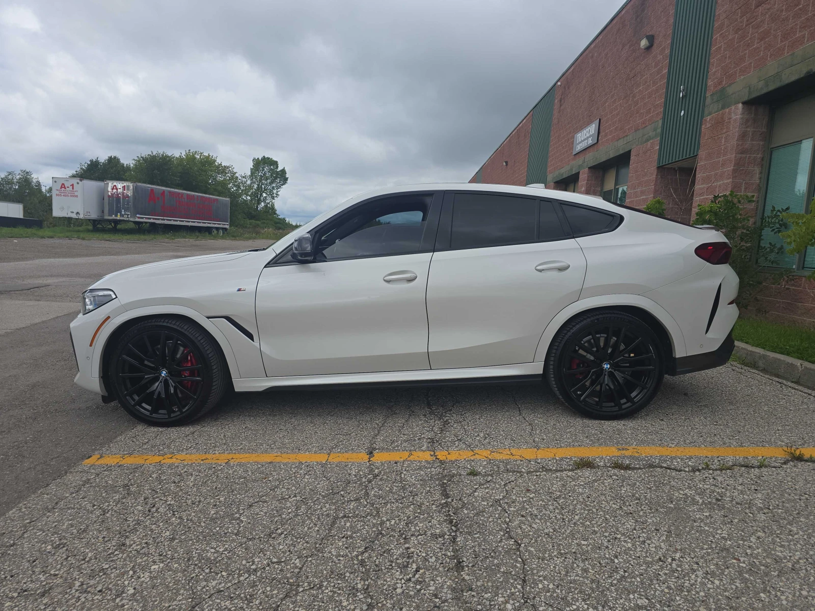 BMW X6 * M50i * CARFAX * ОПЦИЯ ЗА ФИНАНСИРАНЕ, снимка 2 - Автомобили и джипове - 55798417