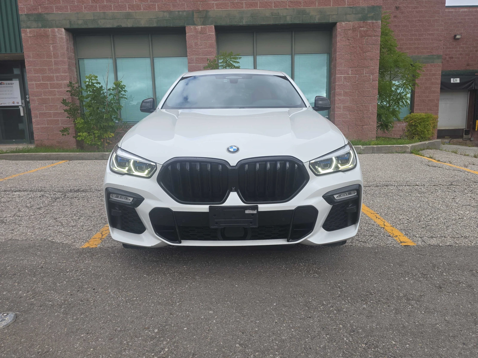 BMW X6 * M50i * CARFAX * ОПЦИЯ ЗА ФИНАНСИРАНЕ, снимка 6 - Автомобили и джипове - 55798417