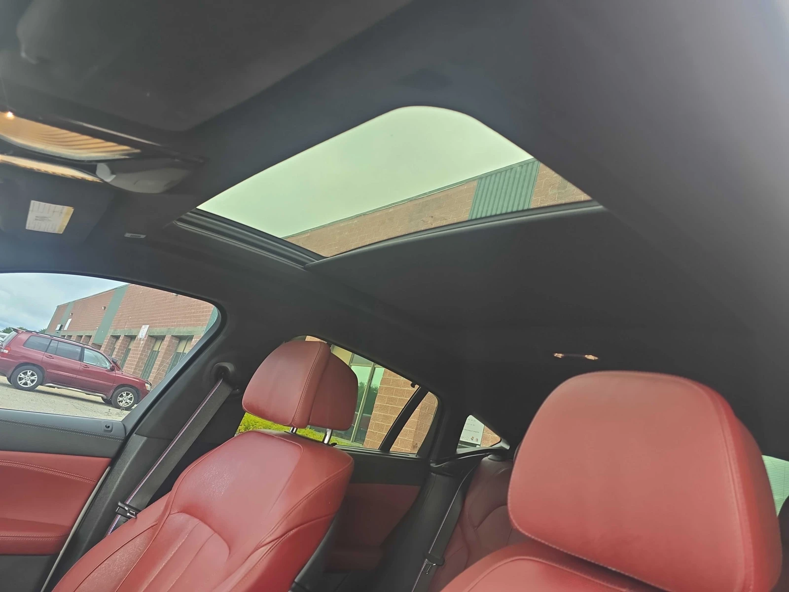 BMW X6 * M50i * CARFAX * ОПЦИЯ ЗА ФИНАНСИРАНЕ, снимка 12 - Автомобили и джипове - 55798417