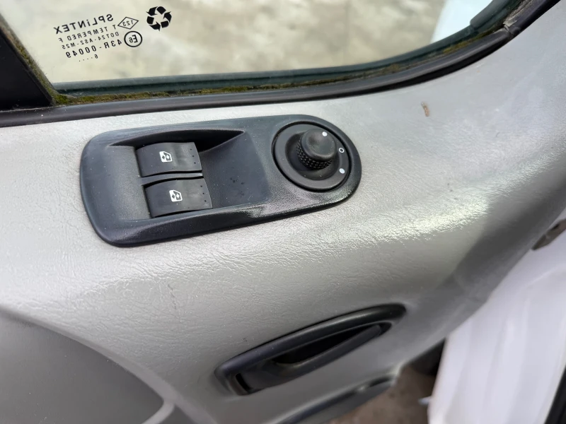 Renault Trafic 2.0CDI MAXI КЛИМАТИК, снимка 12 - Бусове и автобуси - 53381691