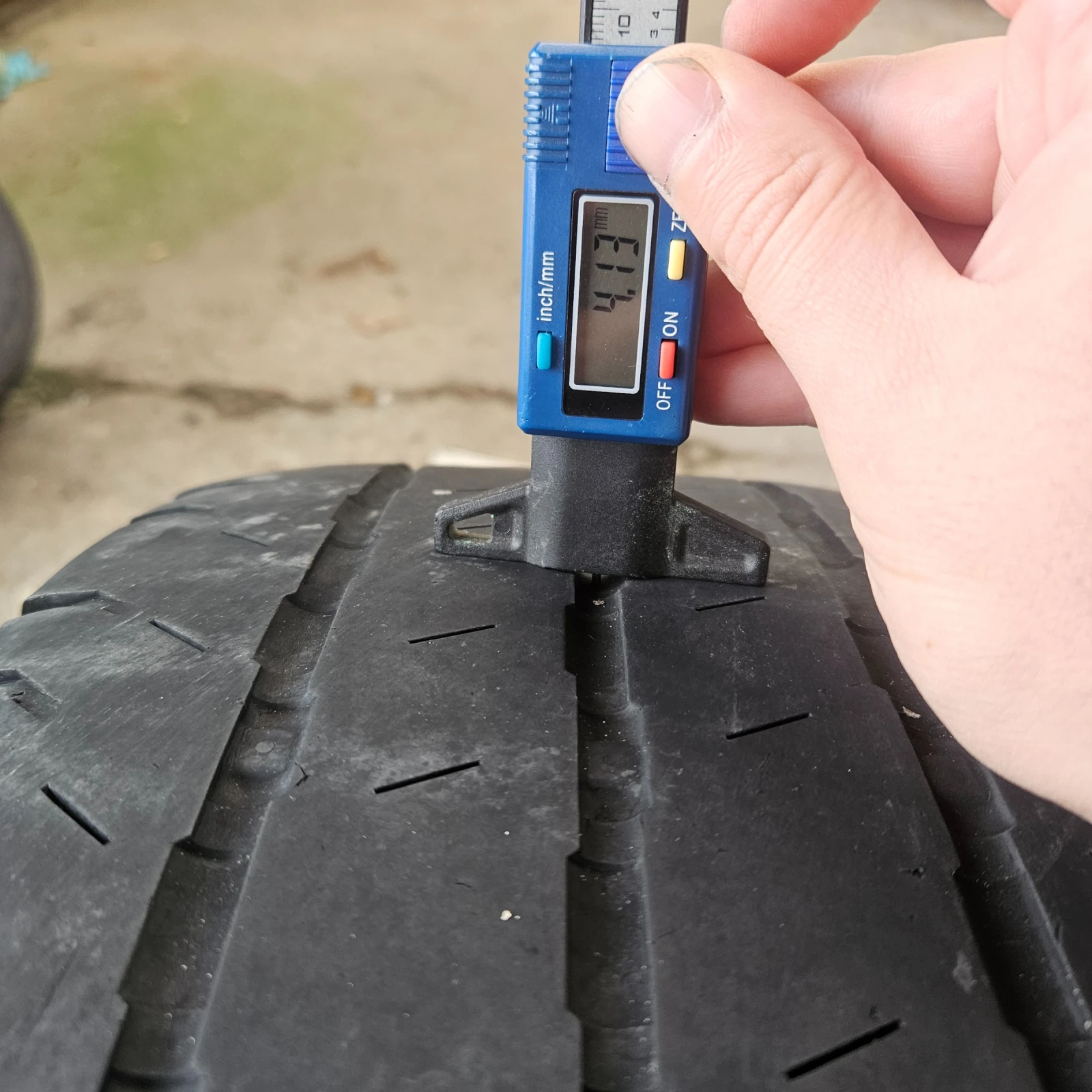 Гуми Летни 235/65R16, снимка 4 - Гуми и джанти - 54027700