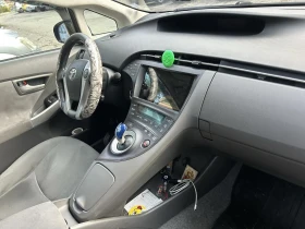 Toyota Prius Хечбек, снимка 7