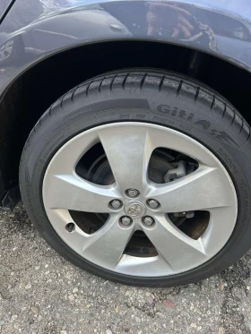 Toyota Prius Хечбек, снимка 1