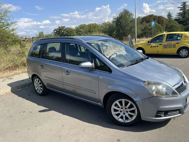 Opel Zafira, снимка 15 - Автомобили и джипове - 47073776