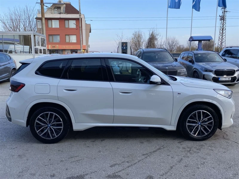 BMW iX1 eDrive20, снимка 9 - Автомобили и джипове - 48104053