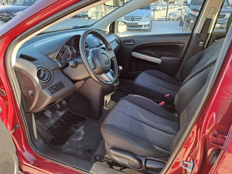 Mazda 2 1.4i/2013/137000км/EUR5, снимка 8 - Автомобили и джипове - 48349855