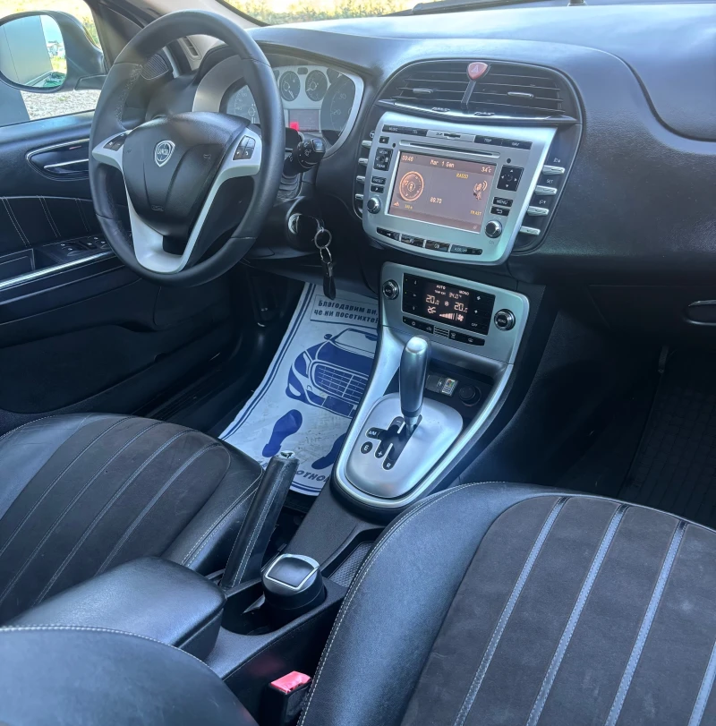 Lancia Delta 1.6 M-jet, снимка 12 - Автомобили и джипове - 50889716