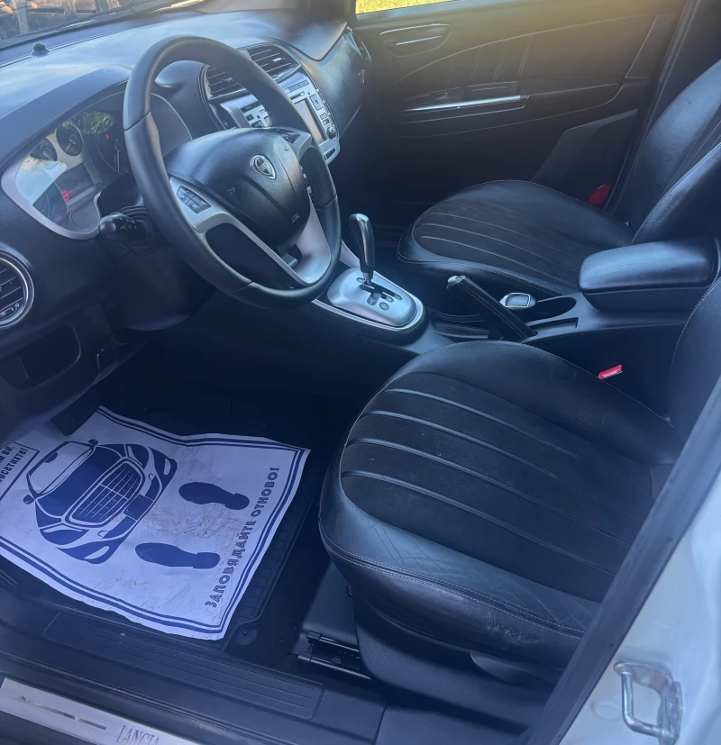 Lancia Delta 1.6 M-jet, снимка 9 - Автомобили и джипове - 50889716