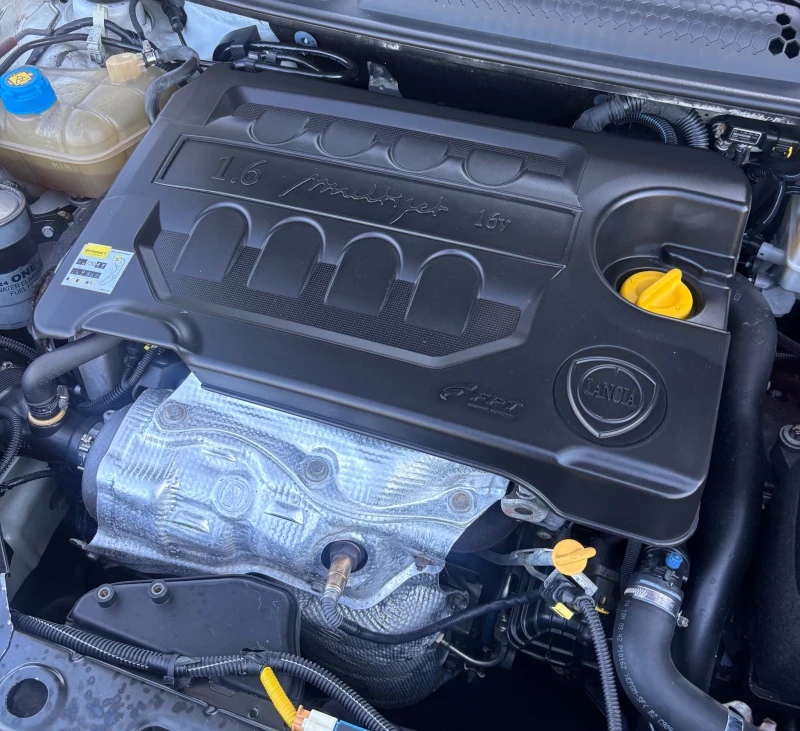 Lancia Delta 1.6 M-jet, снимка 14 - Автомобили и джипове - 50889716