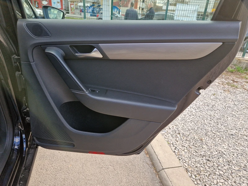 VW Passat, снимка 15 - Автомобили и джипове - 51749683