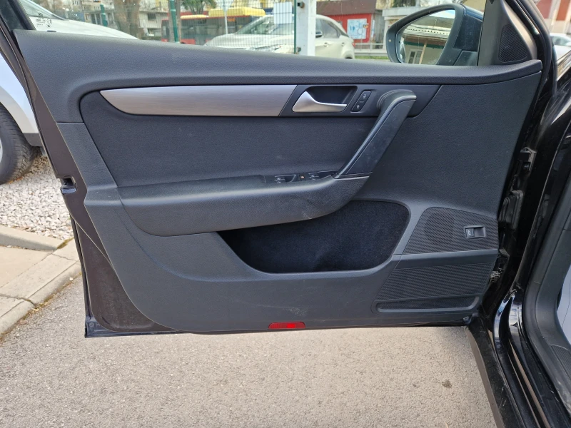 VW Passat, снимка 12 - Автомобили и джипове - 51749683