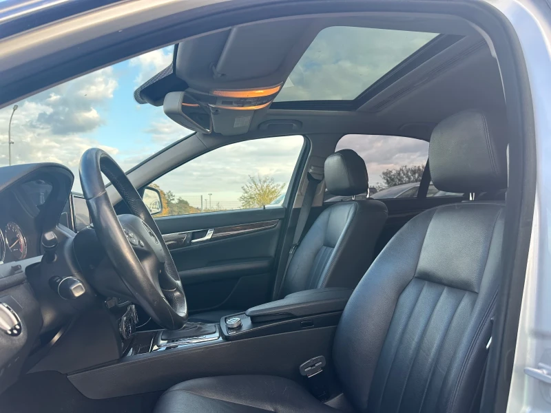 Mercedes-Benz C 350 ГАЗОВА УРЕДБА* 272к.с* КОЖА* НАВИГАЦИЯ, снимка 12 - Автомобили и джипове - 51835157