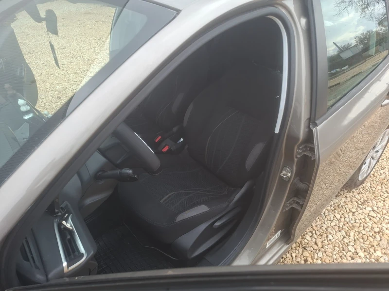 Peugeot 208 Navi , снимка 7 - Автомобили и джипове - 52349781