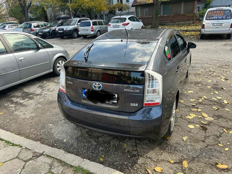 Toyota Prius Хечбек, снимка 8 - Автомобили и джипове - 52395568
