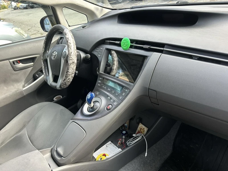 Toyota Prius Хечбек, снимка 7 - Автомобили и джипове - 52395568