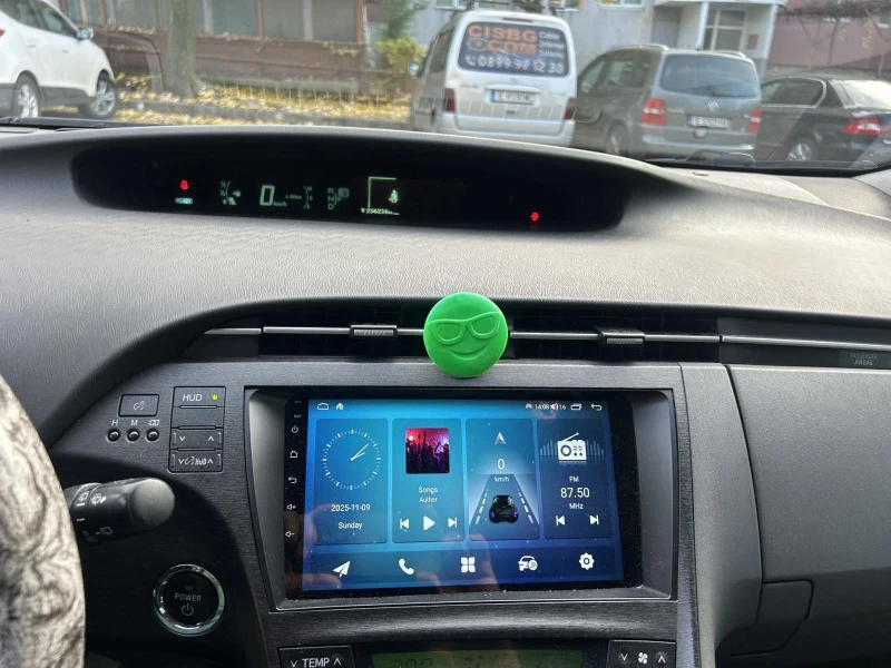 Toyota Prius Хечбек, снимка 3 - Автомобили и джипове - 52395568