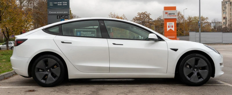Tesla Model 3 SR + , снимка 6 - Автомобили и джипове - 52444346