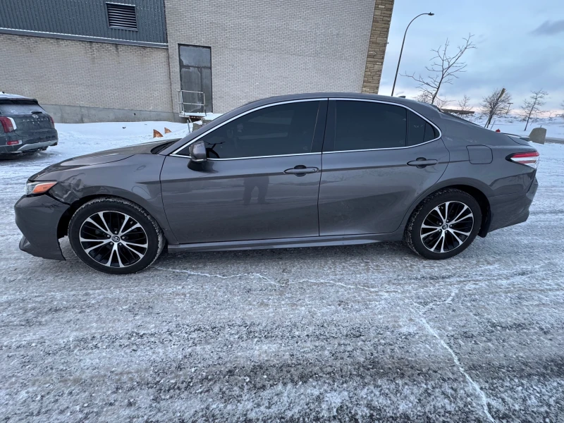 Toyota Camry 2.5 SE, снимка 5 - Автомобили и джипове - 53207395