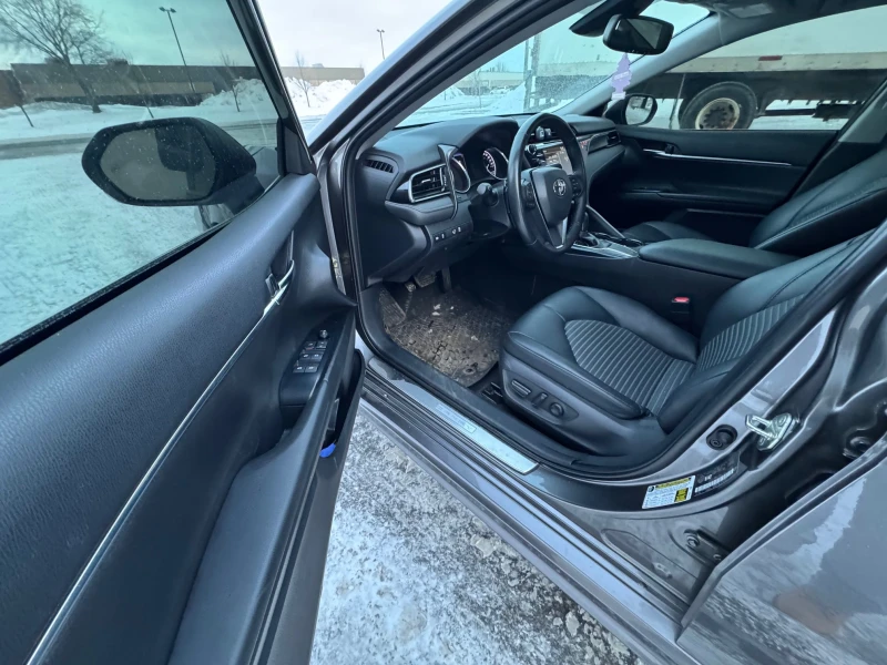 Toyota Camry 2.5 SE, снимка 11 - Автомобили и джипове - 53207395