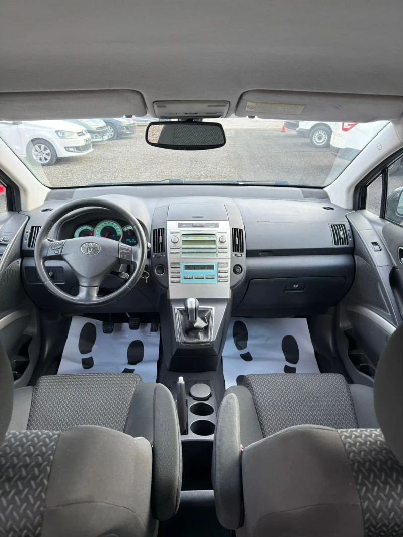 Toyota Corolla verso 2.2 D4D Facelift Климатроник , снимка 8 - Автомобили и джипове - 53322374