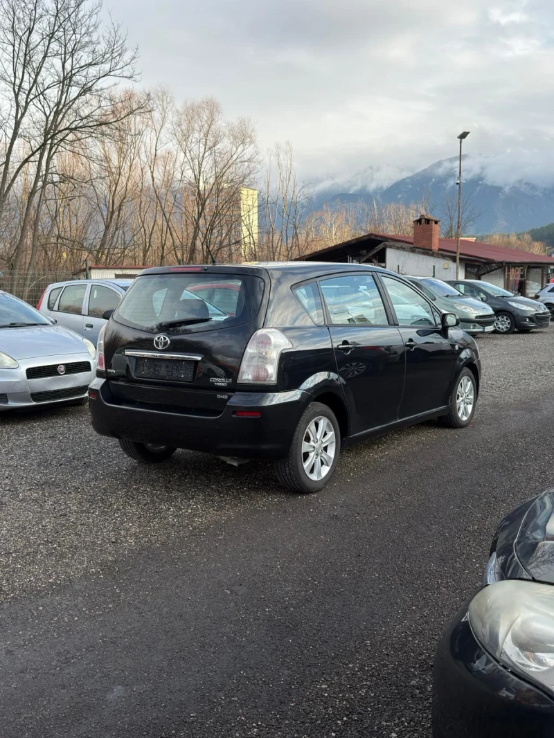 Toyota Corolla verso 2.2 D4D Facelift Климатроник , снимка 5 - Автомобили и джипове - 53322374