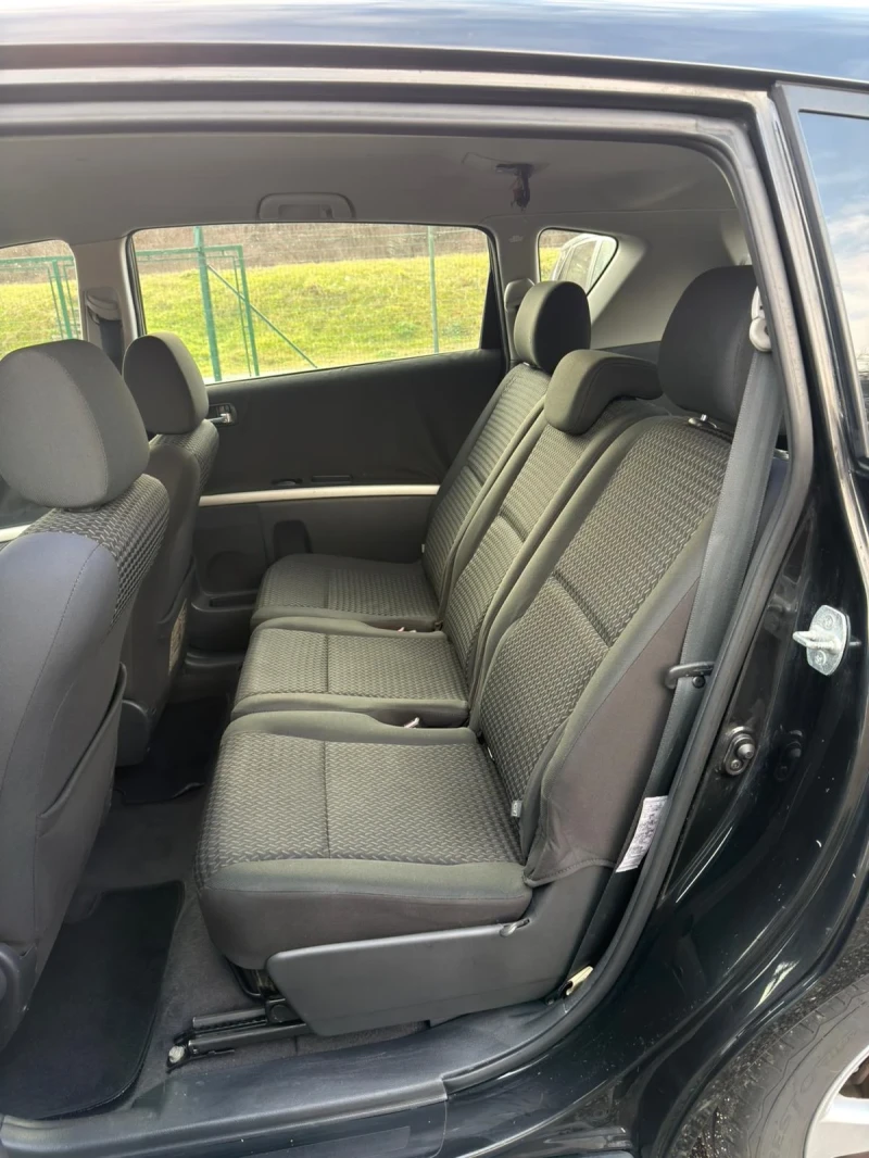 Toyota Corolla verso 2.2 D4D Facelift Климатроник , снимка 11 - Автомобили и джипове - 53322374