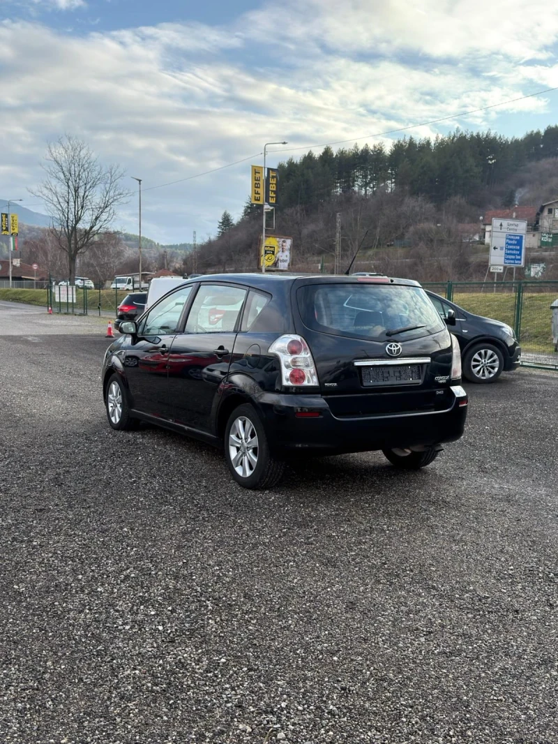 Toyota Corolla verso 2.2 D4D Facelift Климатроник , снимка 4 - Автомобили и джипове - 53322374
