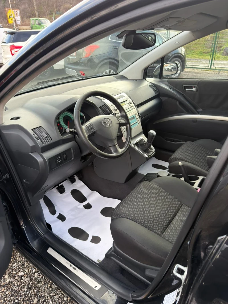 Toyota Corolla verso 2.2 D4D Facelift Климатроник , снимка 6 - Автомобили и джипове - 53322374