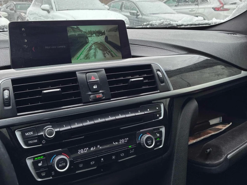 BMW 330 * xDrive * CARFAX * ПОДГРЕВ * КАМЕРА * ШИБИДАХ * N, снимка 8 - Автомобили и джипове - 53344235