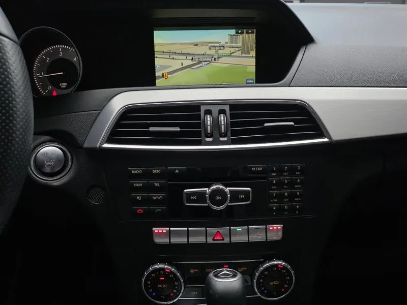 Mercedes-Benz C 220 2.2, снимка 16 - Автомобили и джипове - 54278166