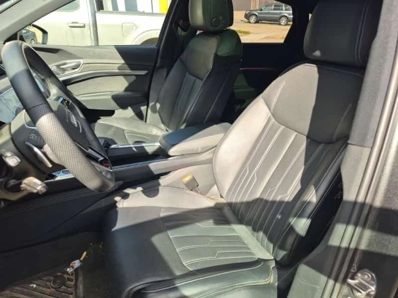 Audi E-Tron * S * CARFAX * БЕЗ ПЪРВОНАЧАЛНА ВНОСКА, снимка 8 - Автомобили и джипове - 54886956
